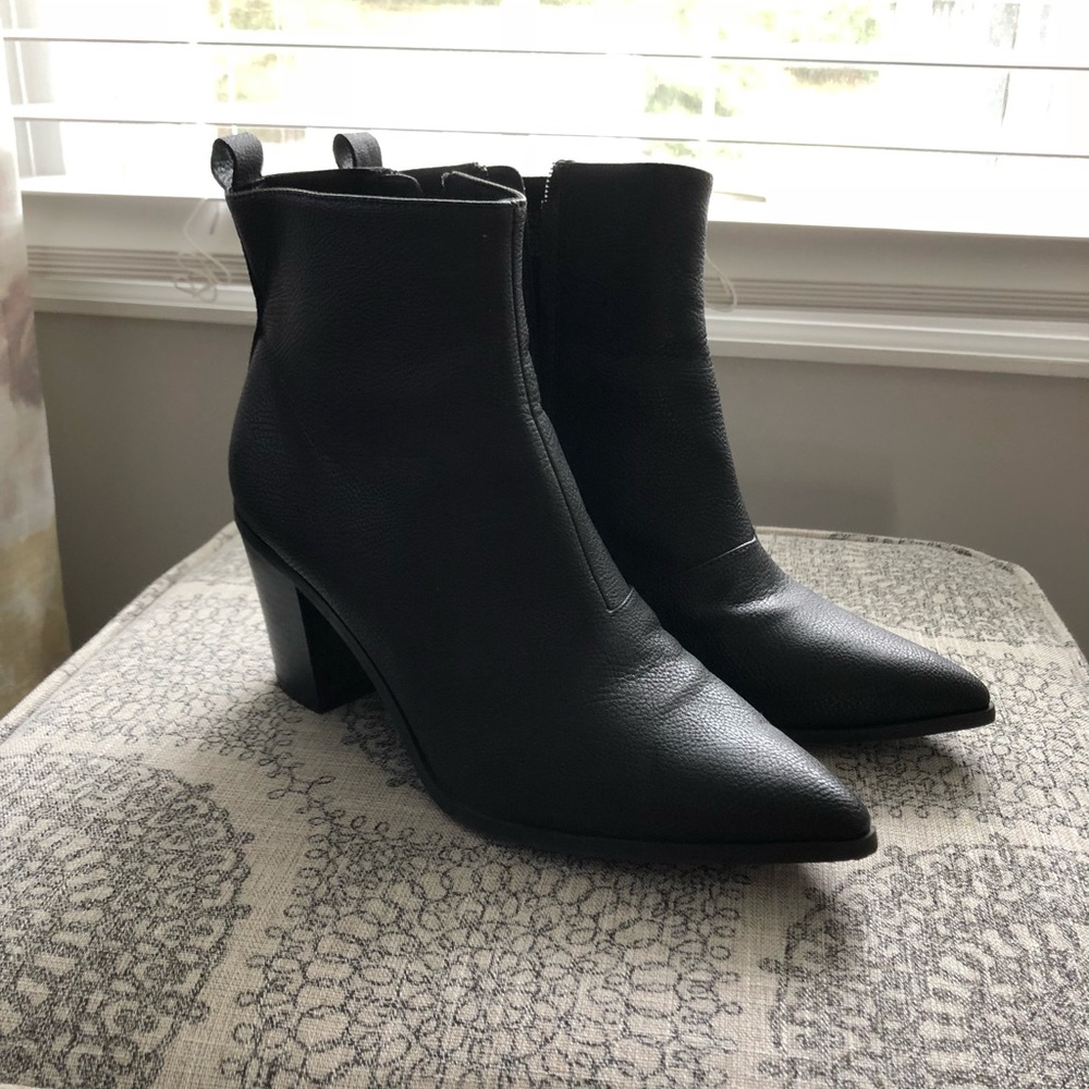 Old Navy Black Leather Ankle Boots - 10